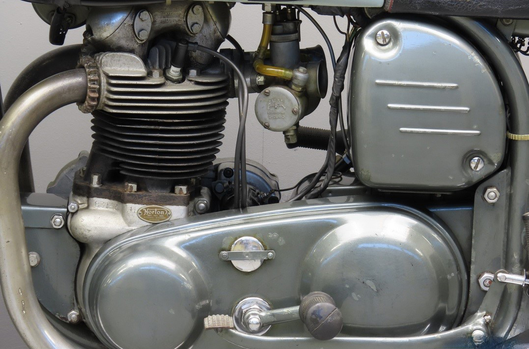 バイクエンジンの参考イメージ